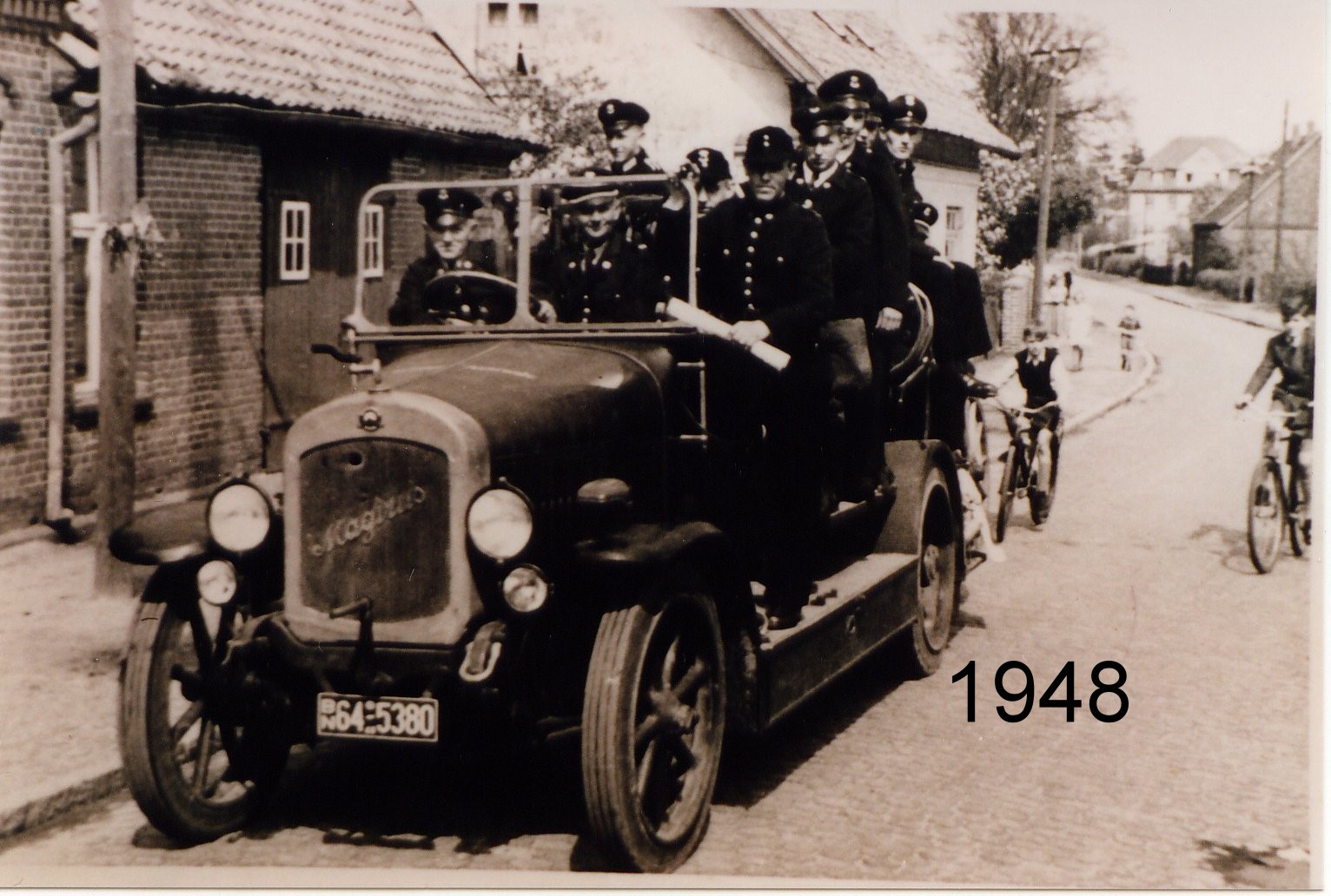 Magirus LF-15 während einer Fahrt in Zeven